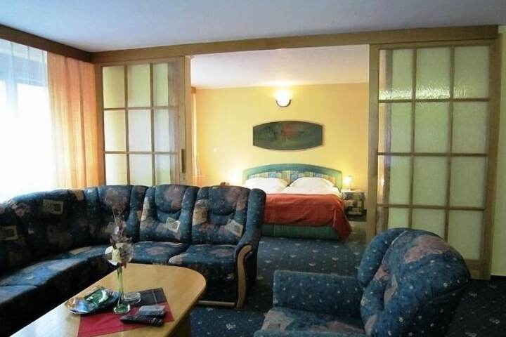 Room 17 of 44