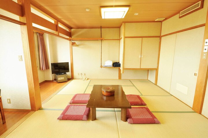 Room 8 of 36