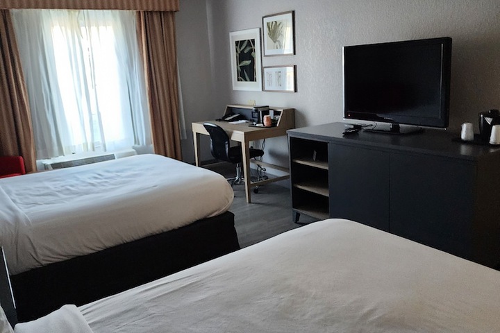 2 Queen Beds (22 of 31)