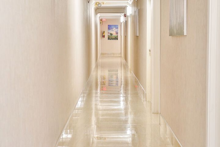 Ballroom/Hall 71 of 81