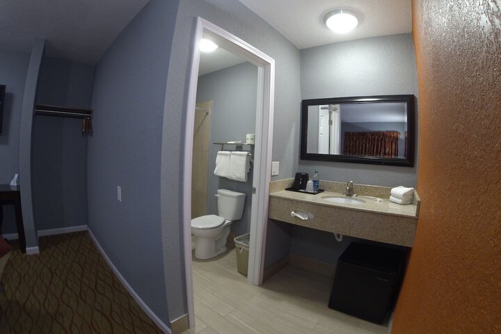 Room 4 of 30