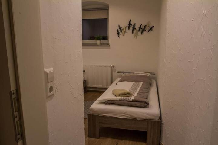 Room 6 of 49