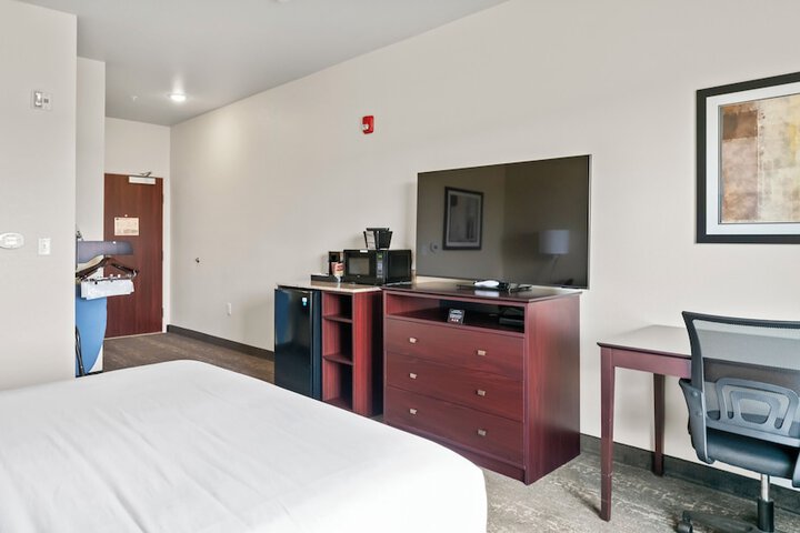 Room 5 of 72