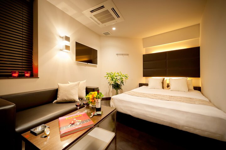 Room 3 of 22