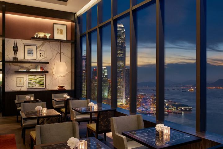Lounge 66 of 69