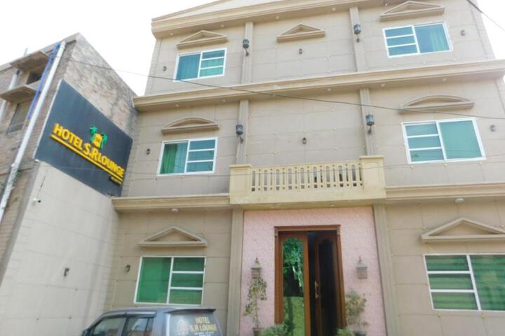 Hotel SR Lounge Multan