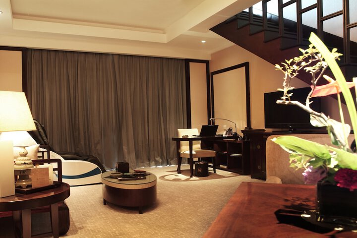 Room 13 of 26