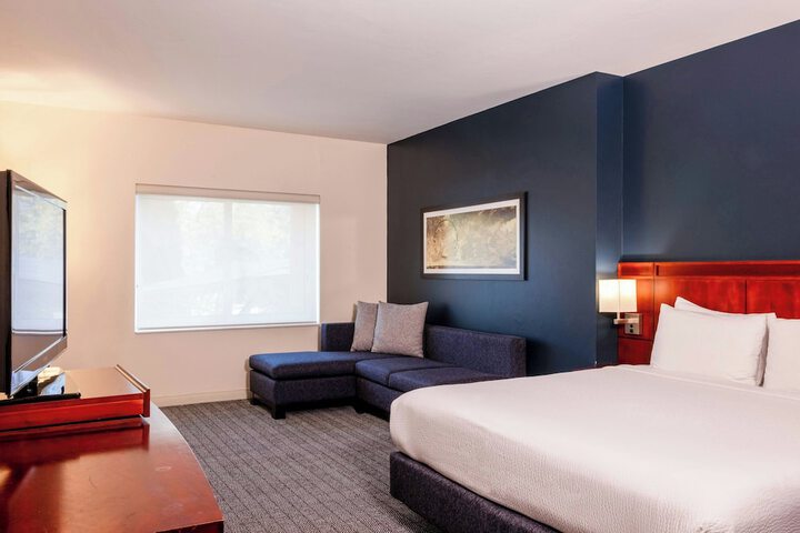 Room 17 of 72