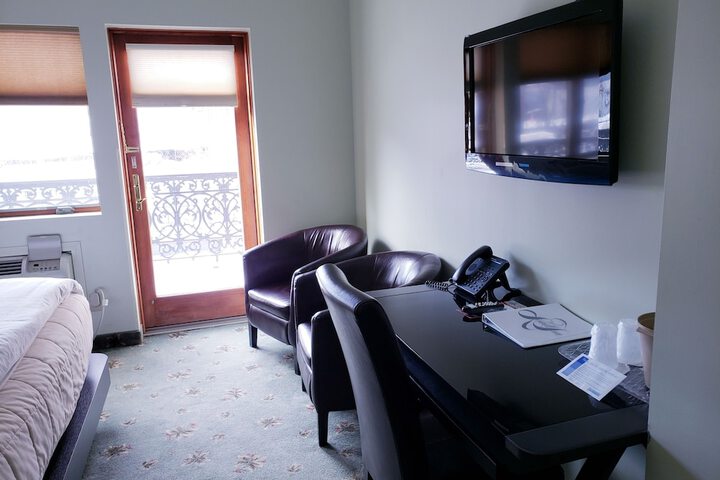 Room 22 of 206