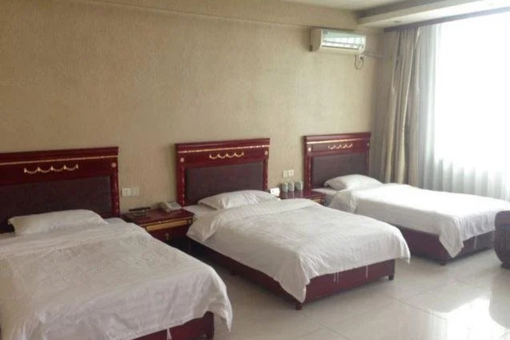 Room 5 of 15
