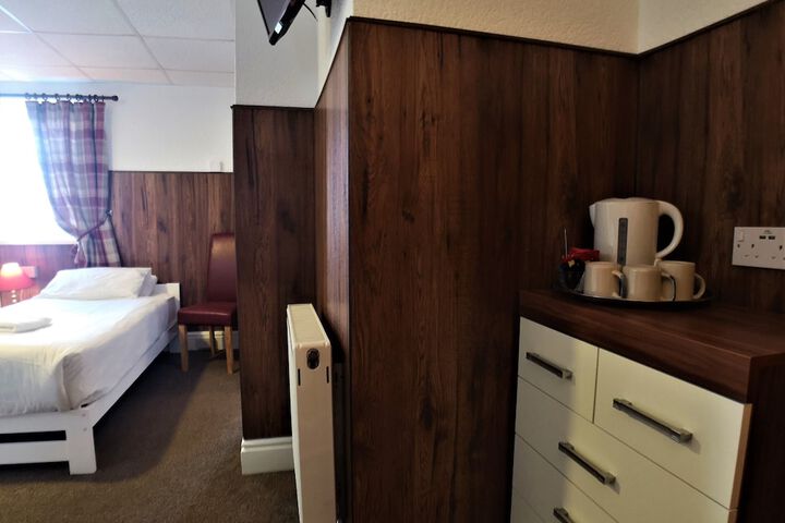 Room 36 of 102
