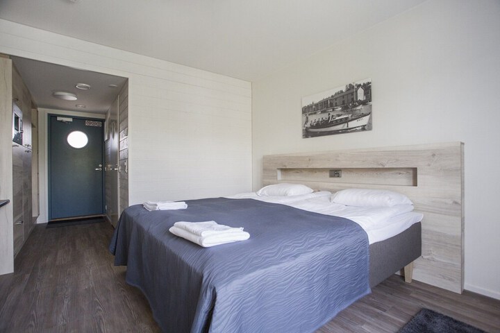 Room 9 of 36