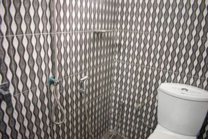Room 5 of 32
