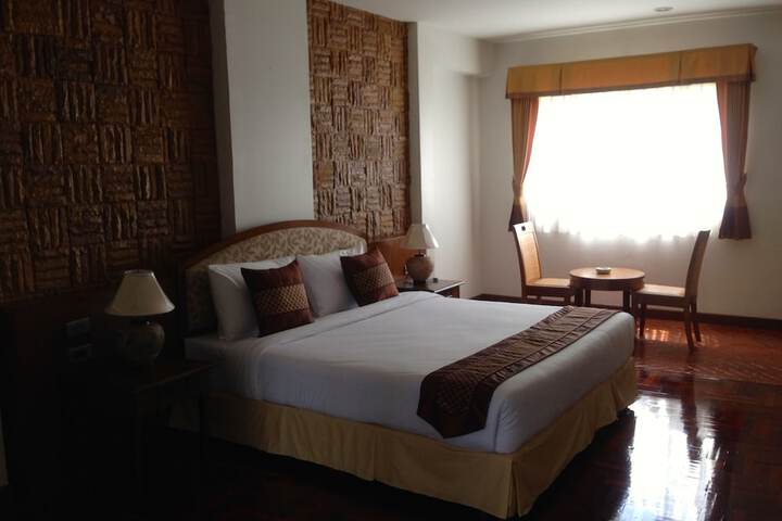 Room 5 of 60