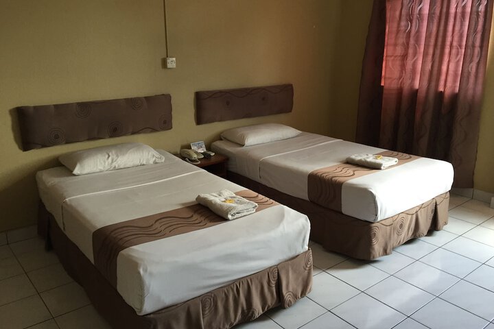 Room 10 of 25
