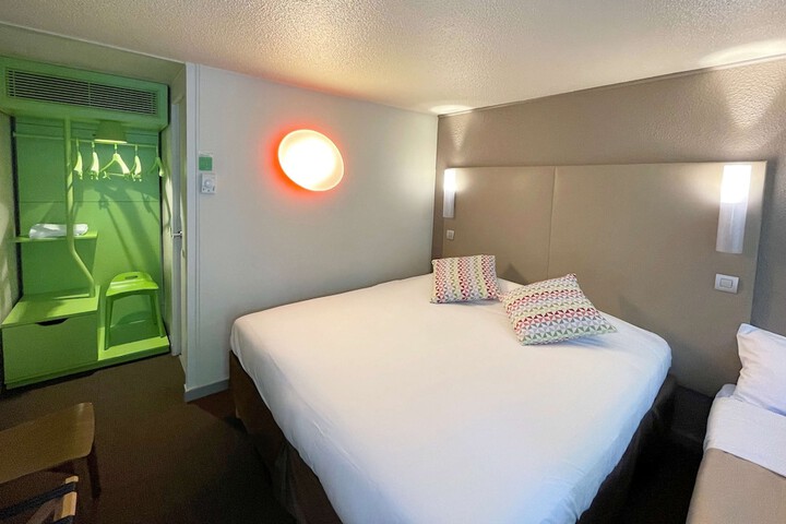 Room 8 of 46