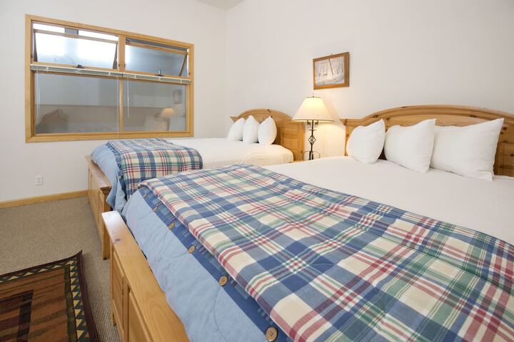 Room 4 of 190