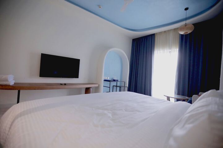 Room 28 of 142