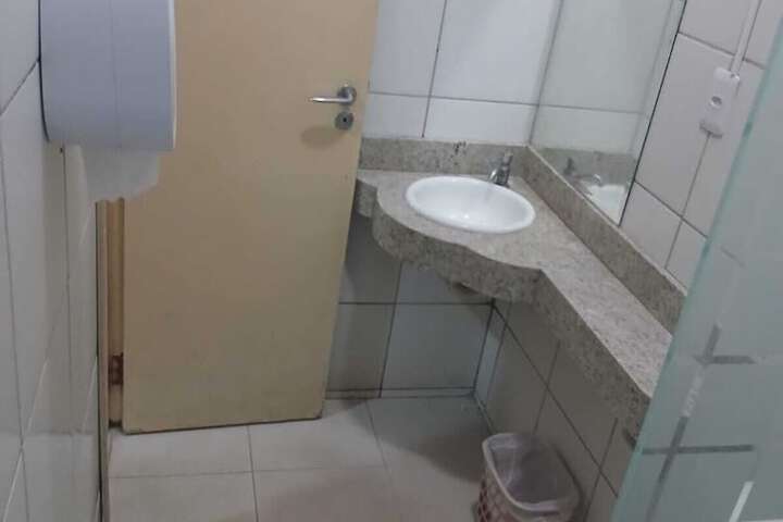 Room 6 of 35
