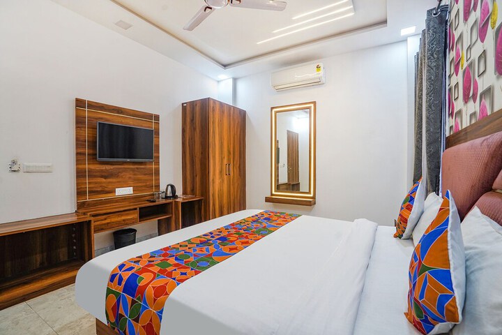 Room 18 of 24