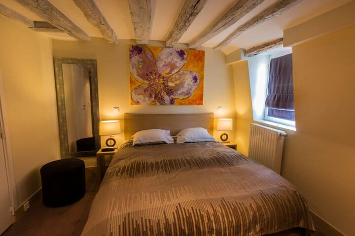 Room 5 of 33