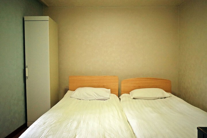 Room 16 of 59