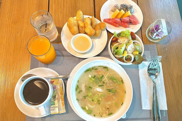 Breakfast/Coffee Service 50 of 72