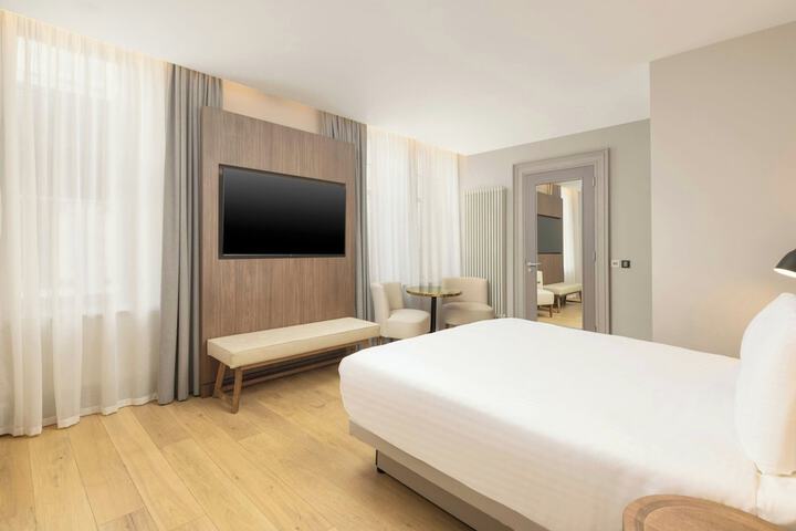 Room 53 of 126
