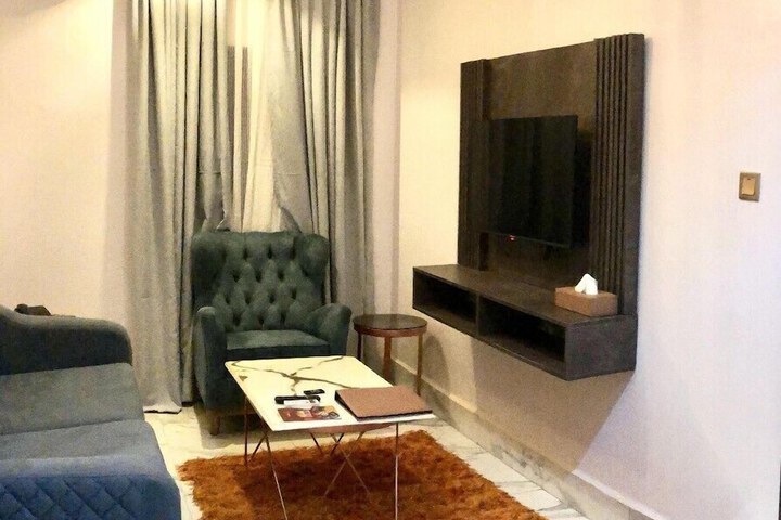 Room 16 of 33