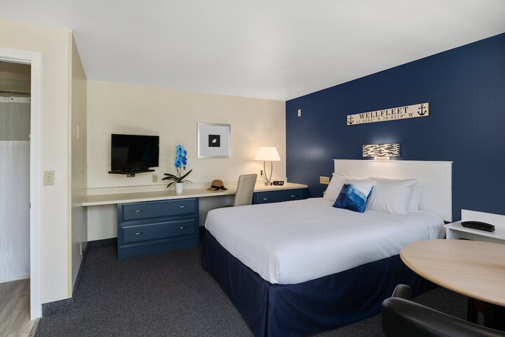 Room 9 of 30