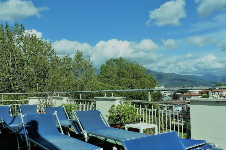 Sundeck 96 of 119