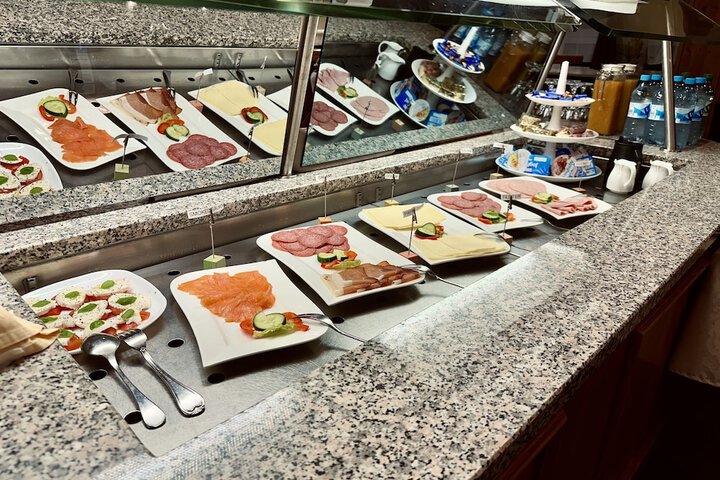 Dining 53 of 63