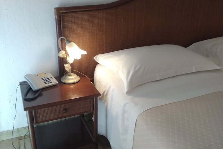 Room 3 of 25