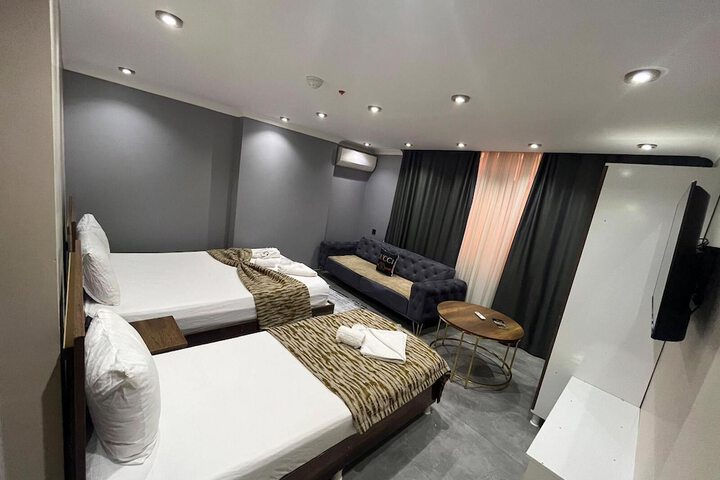 Room 34 of 40
