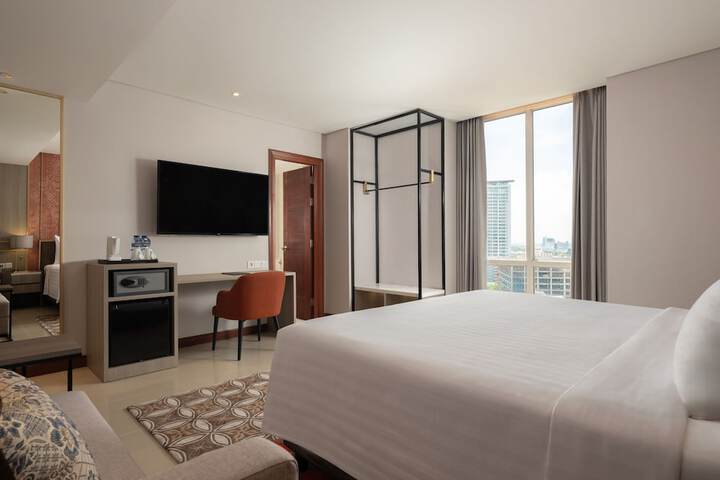Room 12 of 30