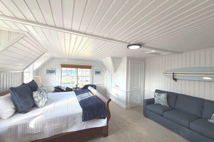 Room 12 of 24