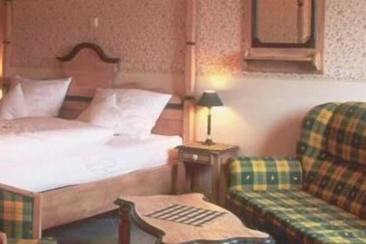 Room 6 of 36