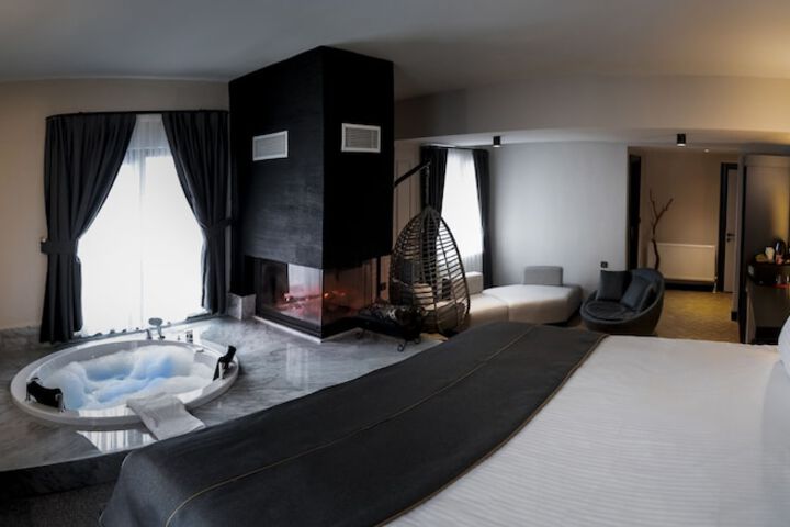 Room 25 of 129