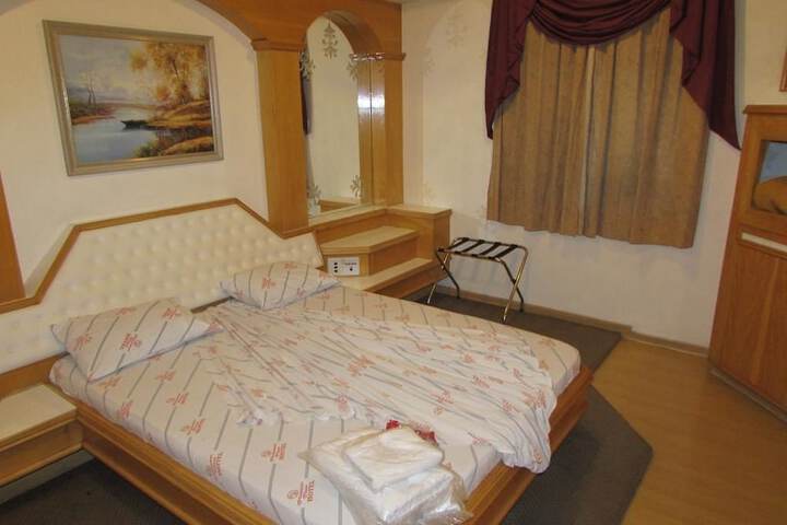 Room 5 of 46