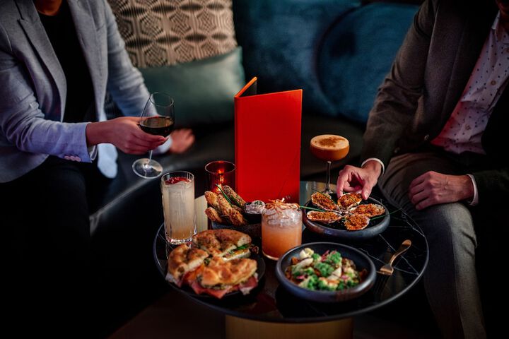 Lounge 71 of 108