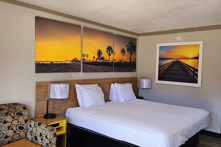 1 King Bed (7 of 31)