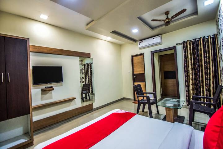 Room 5 of 11