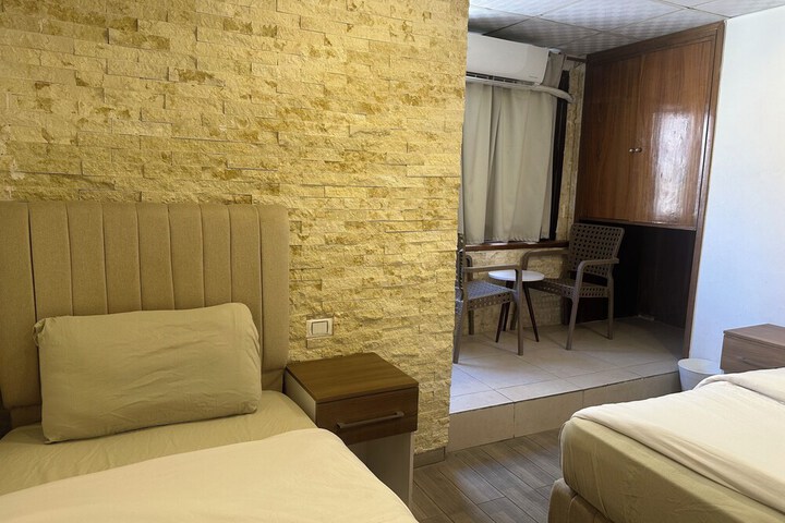 Room 35 of 46