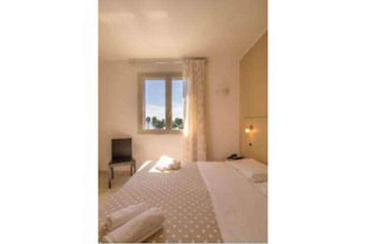 Room 6 of 23