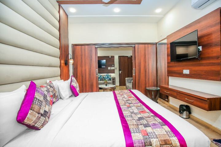 Room 15 of 23