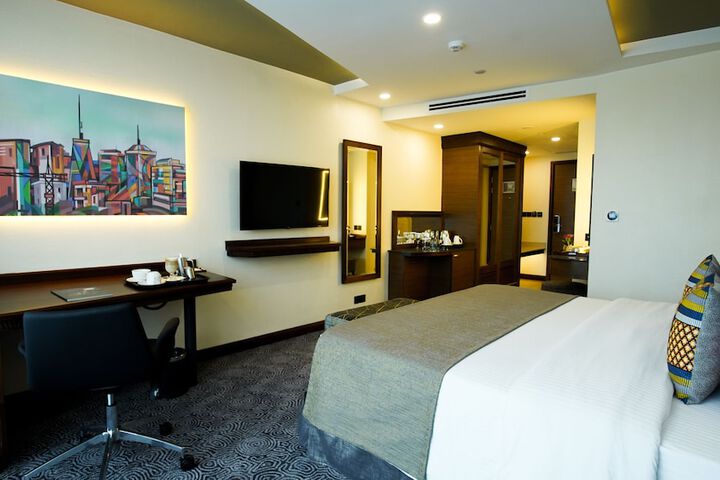 Room 9 of 117