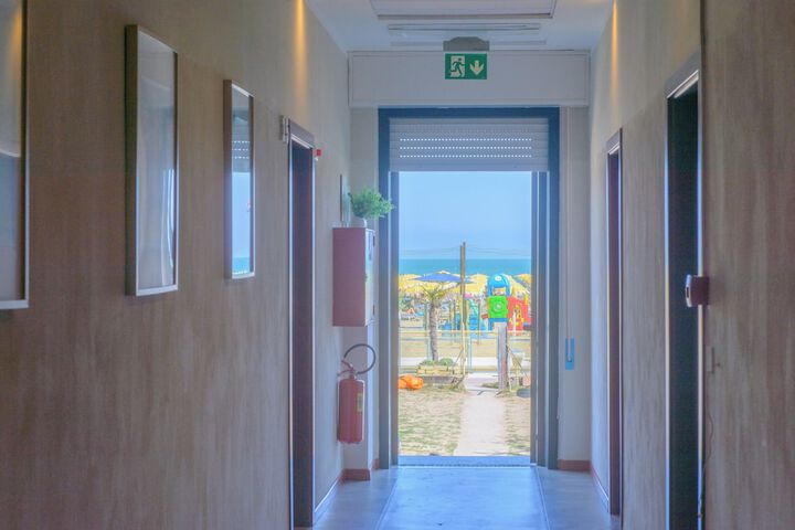 Room 17 of 46
