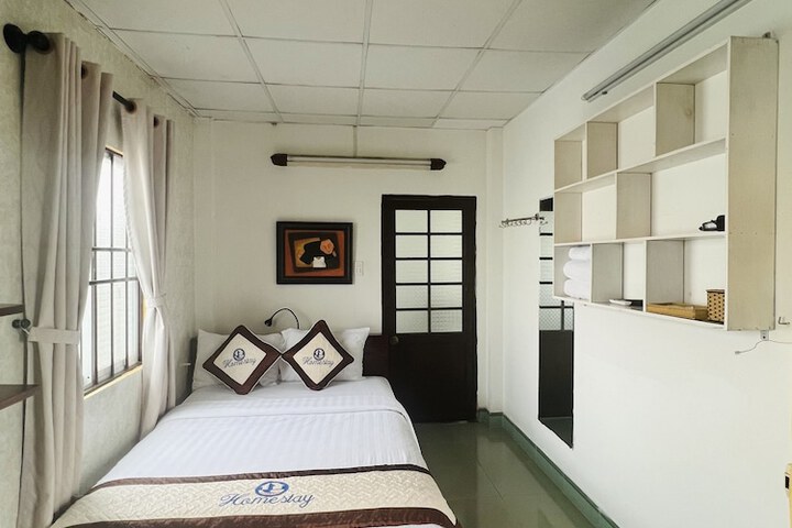 Room 41 of 153