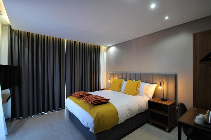 Room 14 of 66