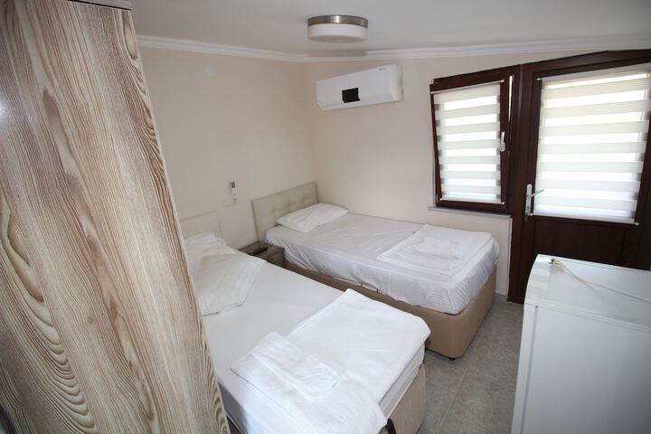 Room 5 of 26